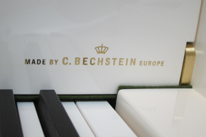 Grand piano W.HOFFMANN - T 177 + C.Bechstein Connect